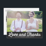 POSTAL FOTO DEL BODA RÚSTICO CHALKBOARD GRACIAS POSTCARD<br><div class="desc">FOTO RÚSTICA DEL BODA DE CHALKBOARD GRACIAS POSTCARD Un boda de personalizable gracias a la tipografía retro blanca postal y fondo de pizarra. Hay otros colores disponibles en mi tienda.</div>