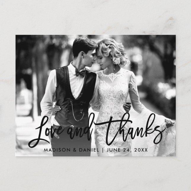 Postal Foto en blanco y negro con letra a pinceladas de a (Anverso)