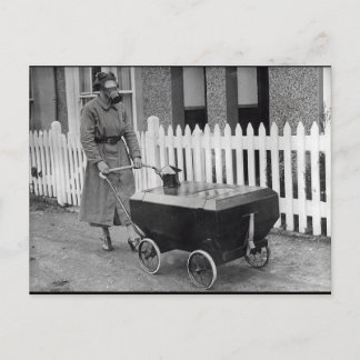 Postal Fotografía de la guerra de las mujeres con máscara