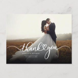 Postal Fotografía de Newlyweds con letras de mano moderna