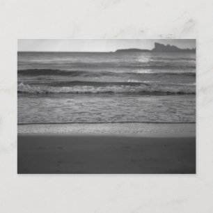 Postal Fotografía en blanco y negro con paisaje costero