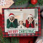 Postal Fotos de la familia de navidad moderna de Feliz Na<br><div class="desc">Moderna familia navideña foto tarjeta feriado verde y roja - Rústico rojo relleno</div>