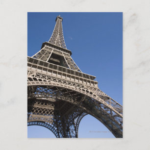 Postal Francia, París, Torre Eiffel, vista de ángulo bajo