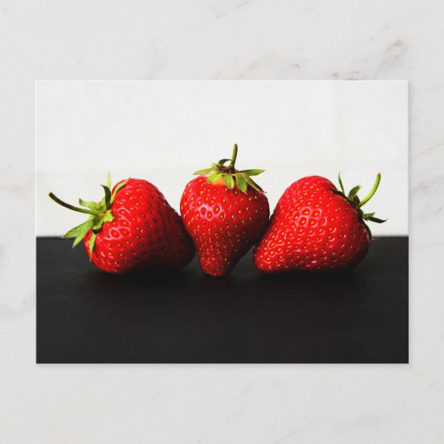 Postal Fresas En Blanco Sobre El Pccna Negro (Anverso)