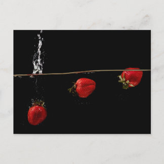 Postal Fresas en el agua