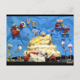 Postal Fubby feest met taart en bruidspaar.