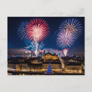 Postal Fuegos artificiales en ciudad nocturna