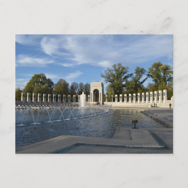 Postal Fuente Conmemorativa de la Segunda Guerra Mundial. (Anverso)
