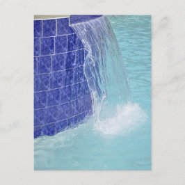Postal fuente de piscina de azulejos azules