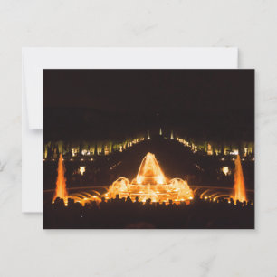 Postal Fuente iluminada en Versalles de noche
