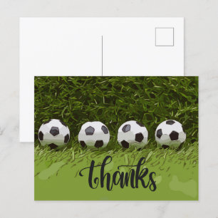 Postal Fútbol Gracias con bola sobre césped verde Postcar