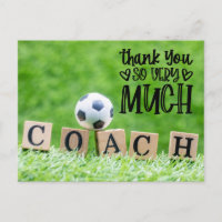Fútbol gracias entrenador con balón en verde