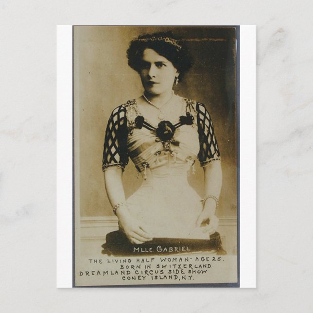Postal Gabrielle, la increíble media mujer! (Anverso)