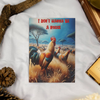 Postal Gallo Majestuoso en Medio de Pradera Verde