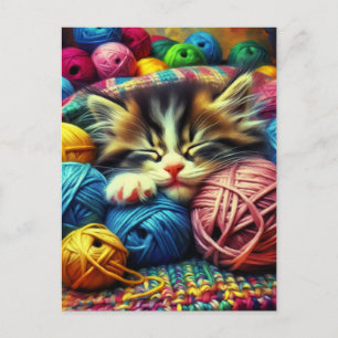 Postal Gatito dulce durmiendo bajo una manta