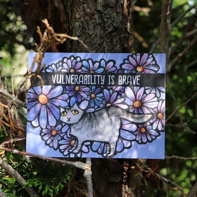 Postal Gato Gatito Flores Moradas Arte de Gato Gris Gatos (Subido por el creador)