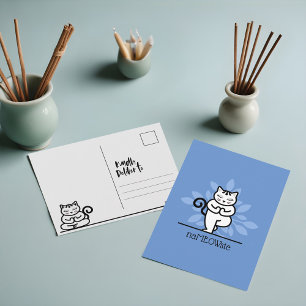 Postal Gato NaMEOWste en un árbol mediador de yoga azul