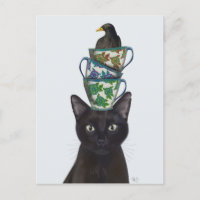 Gato negro con tatuajes y pájaro negro