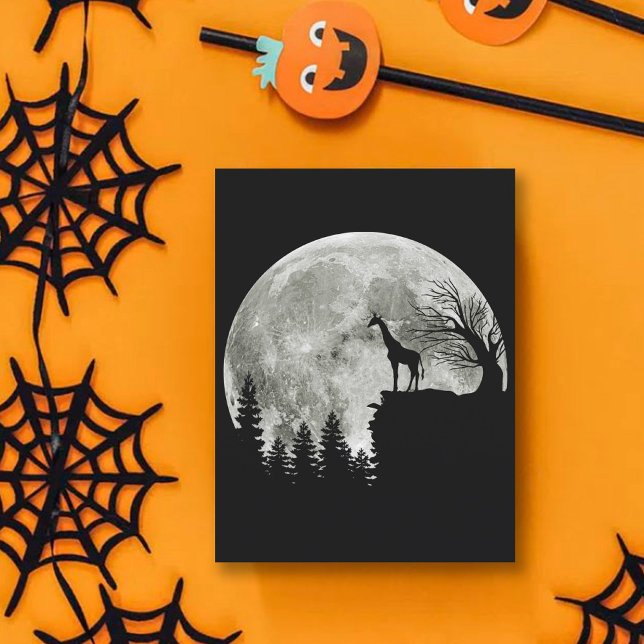 Postal Giraffe en la luna de Halloween (Subido por el creador)