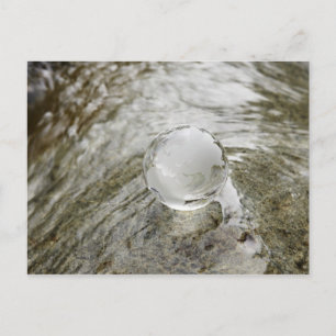 Postal Globo de cristal en el arroyo del agua