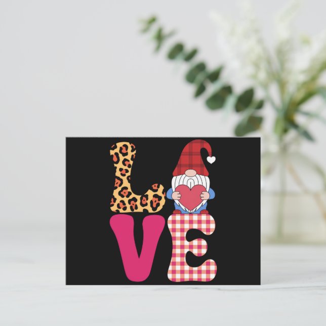Postal Gnome Amor Día de San Valentín Plaid Búfalo Rojo L (Anverso de pie)