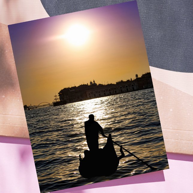 Postal Góndola Romántica en el Atardecer de Venecia (Subido por el creador)