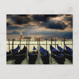 Postal Góndolas alineadas en Venecia Italia
