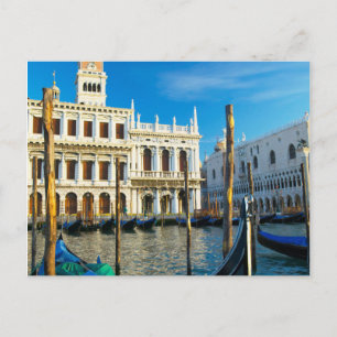 Postal Góndolas en el Gran Canal cerca del Palacio Ducal