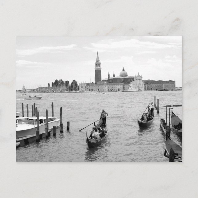 Postal Gondolier blanco y negro en Venecia (Anverso)