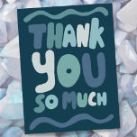 Postal GRACIAS Cartas de burbujas de color azul curvado<br><div class="desc">¡La mano te hizo la tarjeta! Personalizar con tu propio texto o cambia los colores. Revisa mi tienda por muchos más colores y diseños o hazme saber si quieres algo personalizado!</div>
