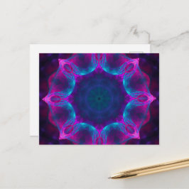 Postal Gradiente de caleidoscopio oscuro azul y rosa neón