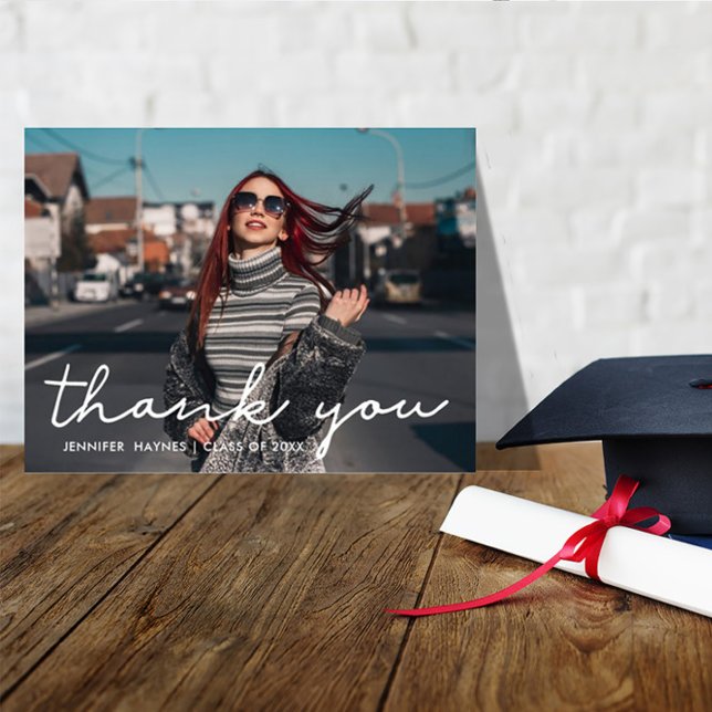 Postal Graduación de fotos de escritura moderna Gracias P (Subido por el creador)