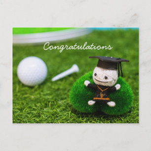 Postal Graduación de golf con bola de golf y tee on green