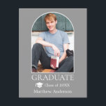 Postal Graduación gris de foto de cierre de arco moderno<br><div class="desc">Marco fotográfico de arco moderno - Postal de Invitación de graduación fotográfica - gris - tapón de graduación</div>