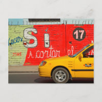 Graffiti y taxi amarillo, Ecuador