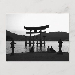 Postal Gran Torii al atardecer