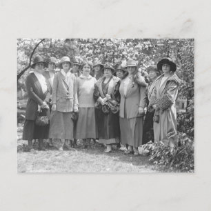 Postal Grupo de mujeres de los años 1920
