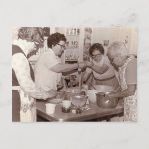 Postal Grupo vintage de mujeres cocinando foto