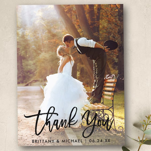 Postal Guión de pincel Boda moderno Foto Gracias (Customize to change your personalized text size or text style.)