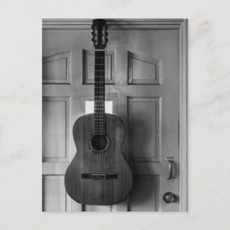 Postal Guitarra en la puerta