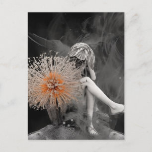 Postal Hada detrás de las flores