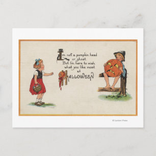 Postal Halloween saludo a un niño cerca