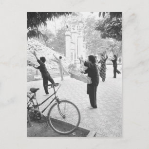 Postal Hanoi Vietnam, ejercicios de la mañana de Hoan Kie