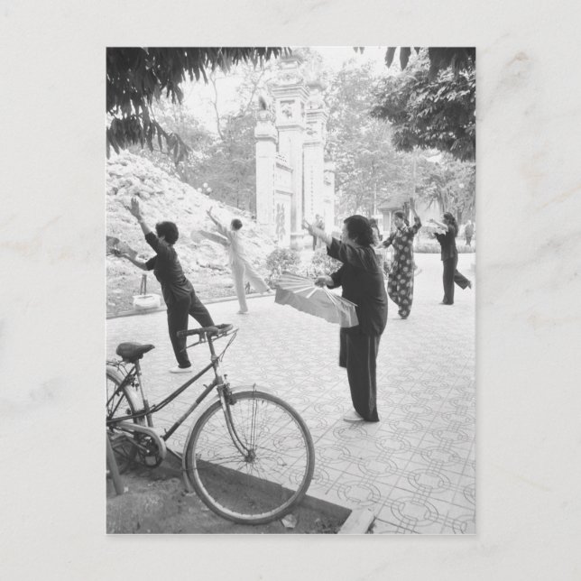 Postal Hanoi Vietnam, ejercicios de la mañana de Hoan Kie (Anverso)