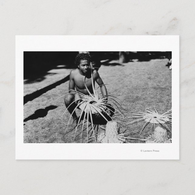 Postal Hawaii - Hombre haciendo fotografías de Gorras de  (Anverso)