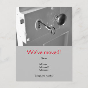 Postal Hemos cambiado Postcard con una puerta y una llave