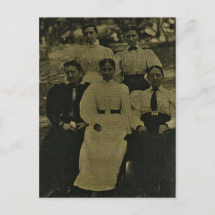 Postal Hermanas a través de la delgada