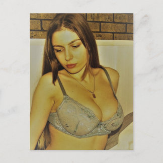 Postal Hermosa foto vintage de modelo de lencería