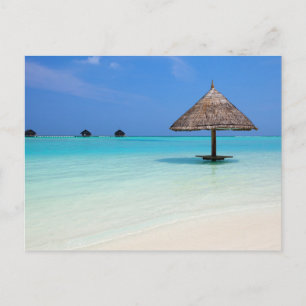 Postal Hermosa playa tropical en Maldivas