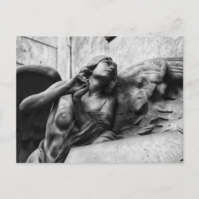 Postal Hermoso ángel con mirada serena hacia el cielo (Anverso)